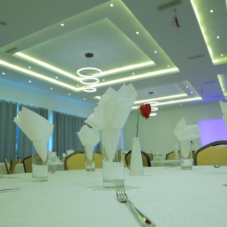 Check Inn Hotel Аддис-Абеба Экстерьер фото