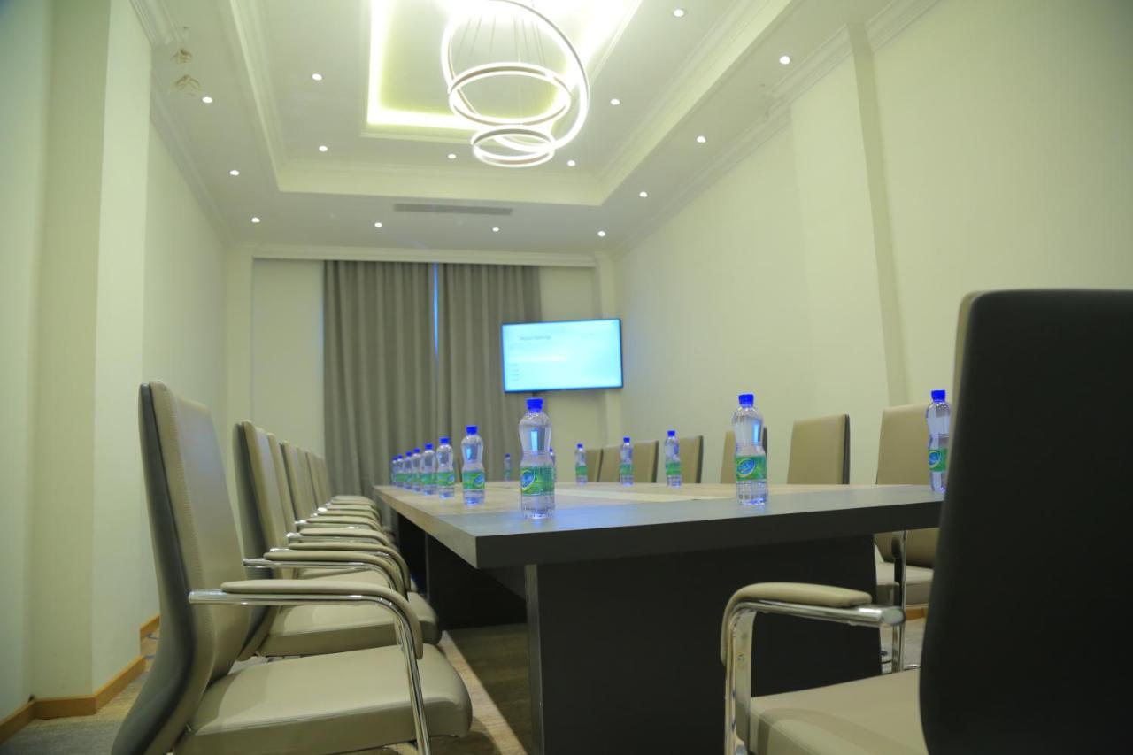 Check Inn Hotel Аддис-Абеба Экстерьер фото